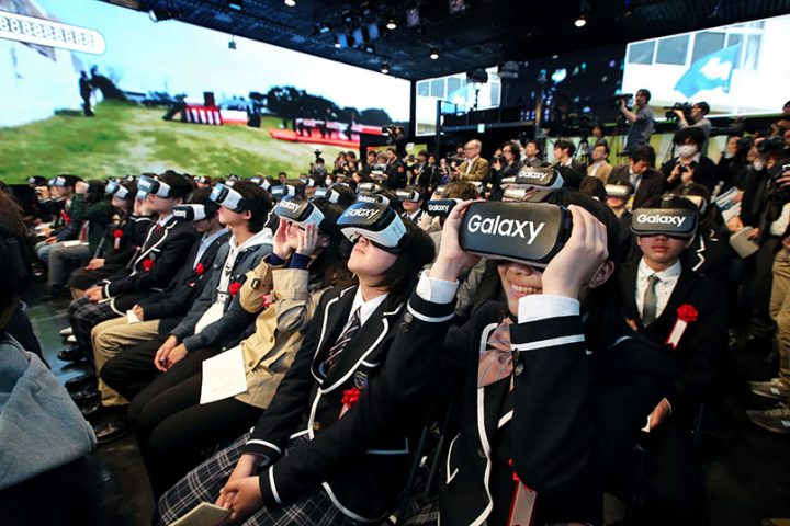 VR in UX Research School VR Glasses